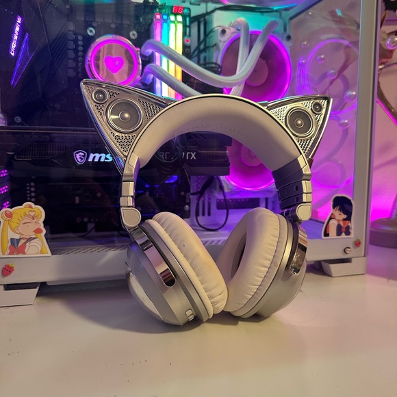 Brookstone Ariana Grande Cat Headphones